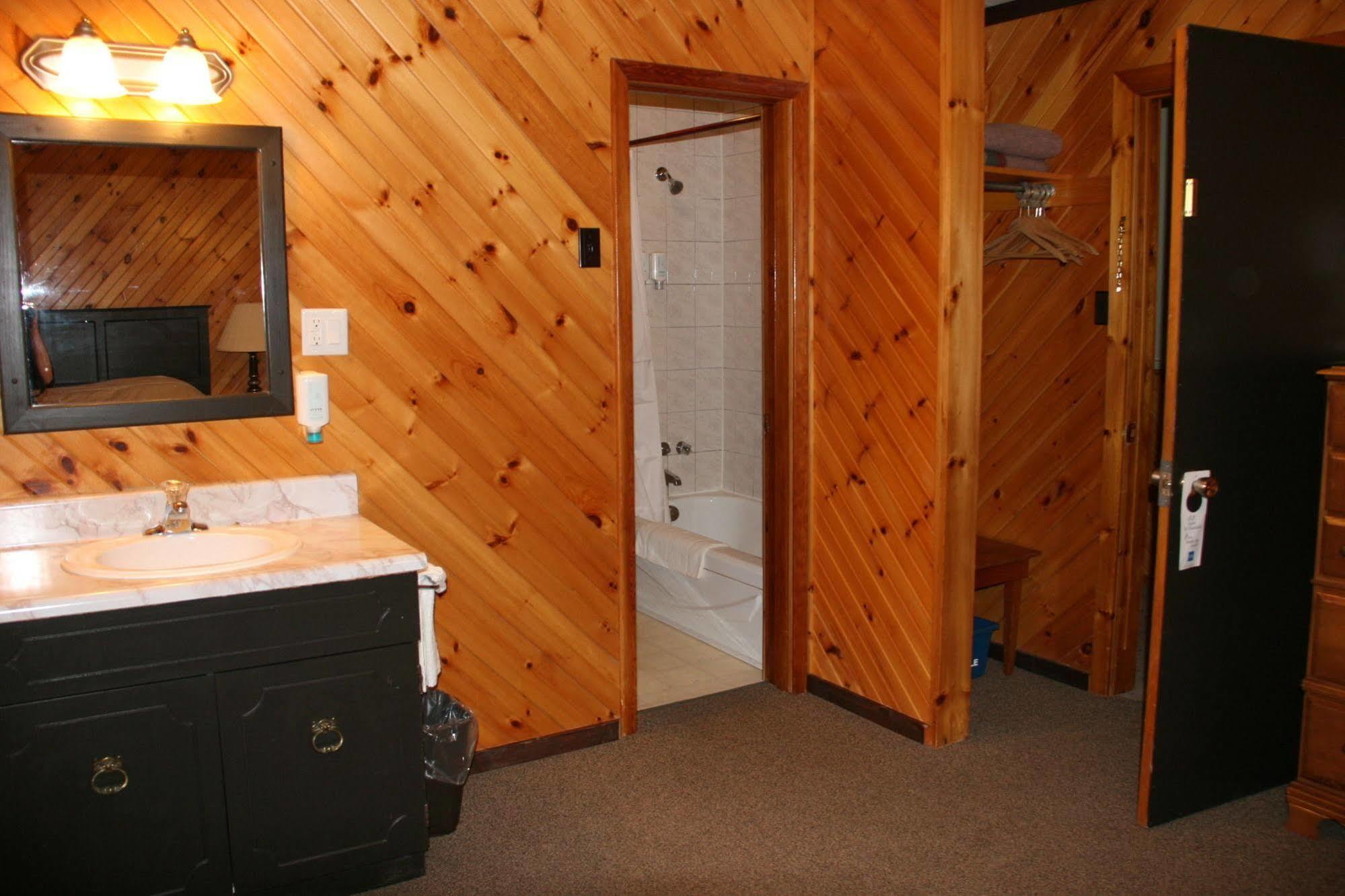 Beachwood Resort Deer Bay Extérieur photo