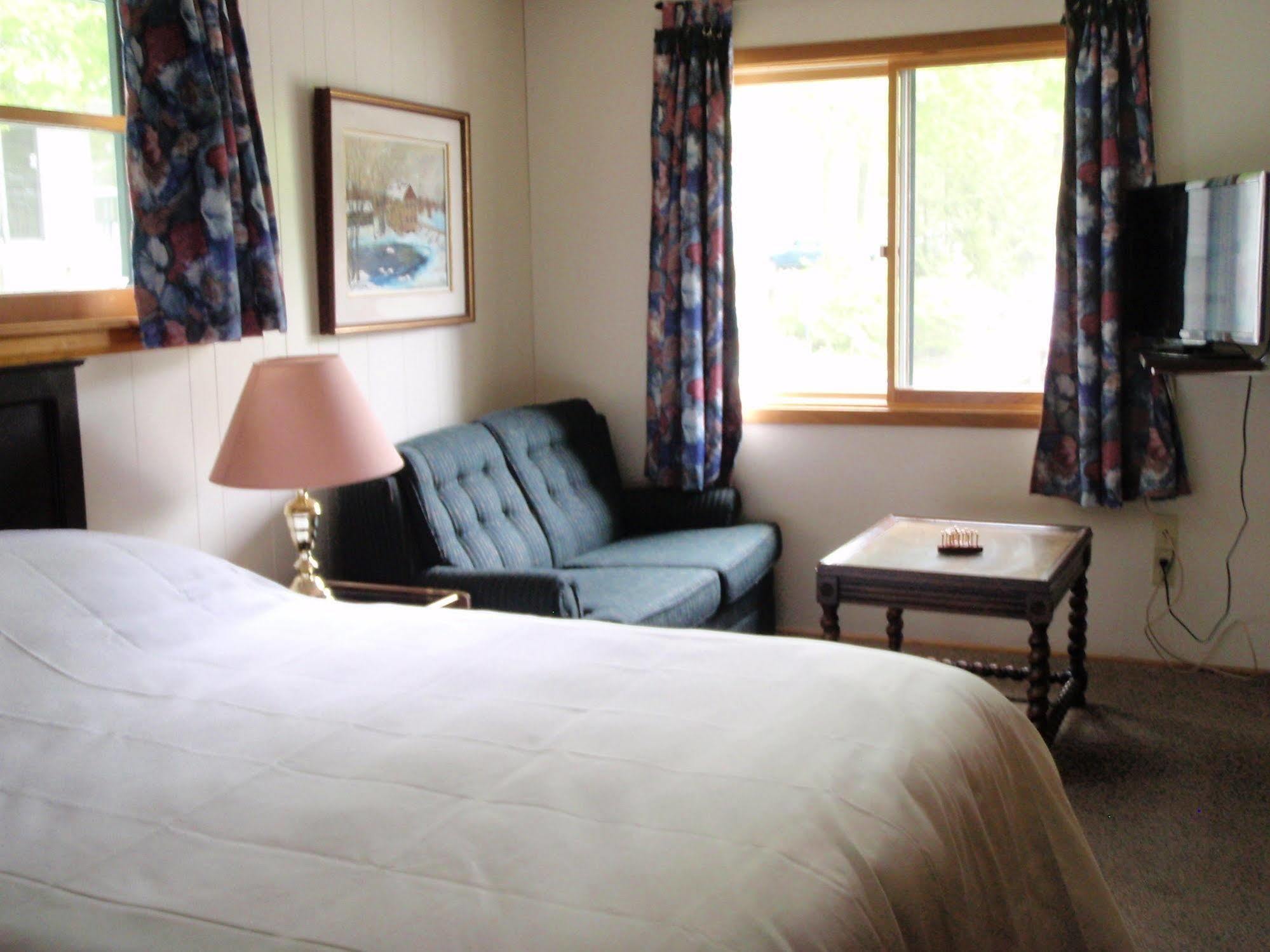 Beachwood Resort Deer Bay Extérieur photo