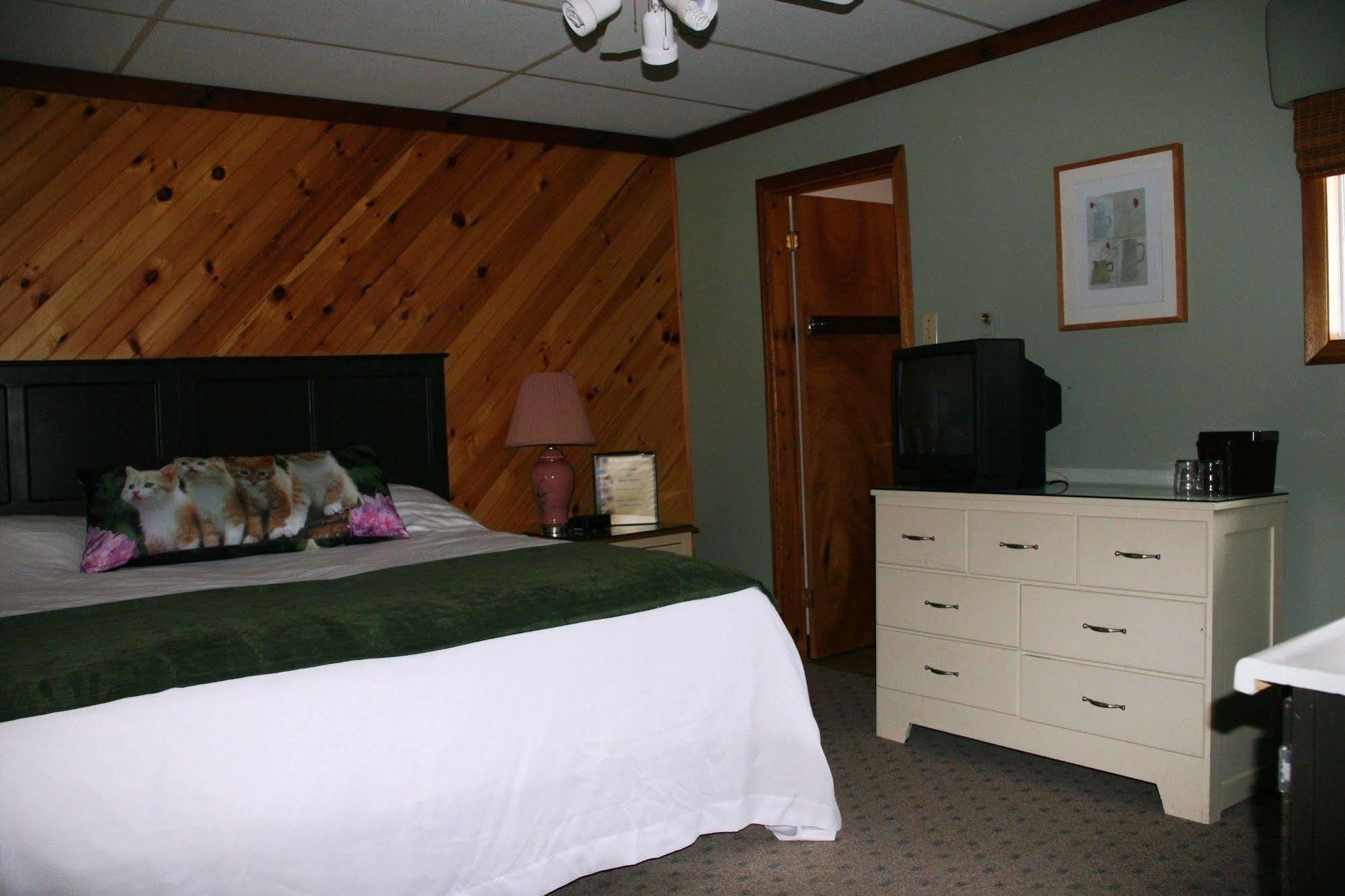 Beachwood Resort Deer Bay Extérieur photo